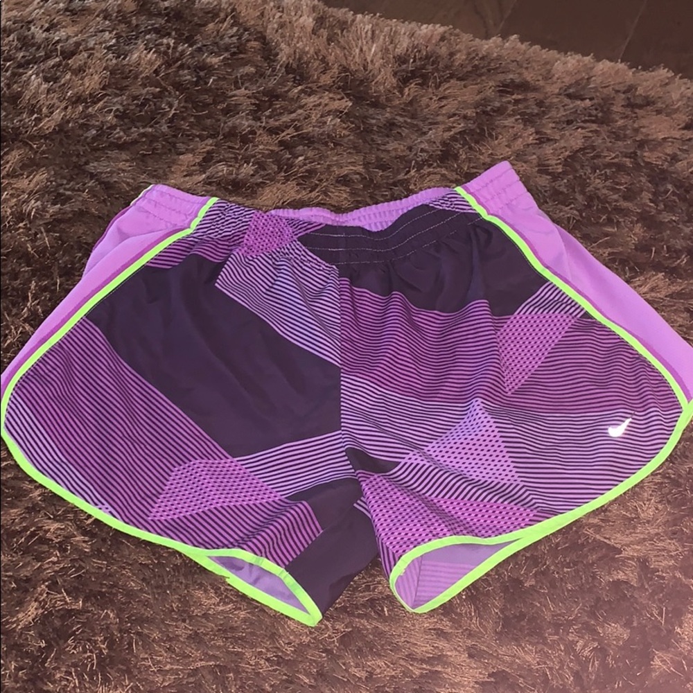 NIKE SHORTS